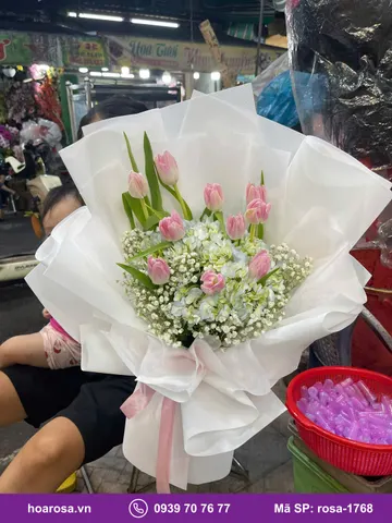 Bó hoa tulip tông trắng rosa-1768