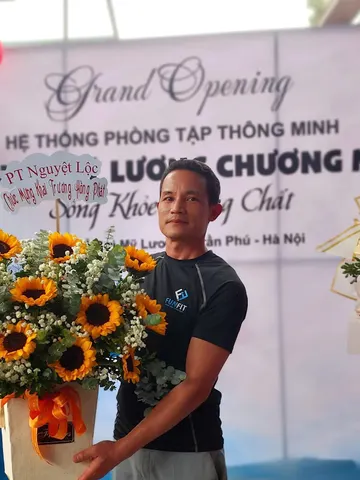 Lẵng hoa hướng dương mừng khai trương phòng tập