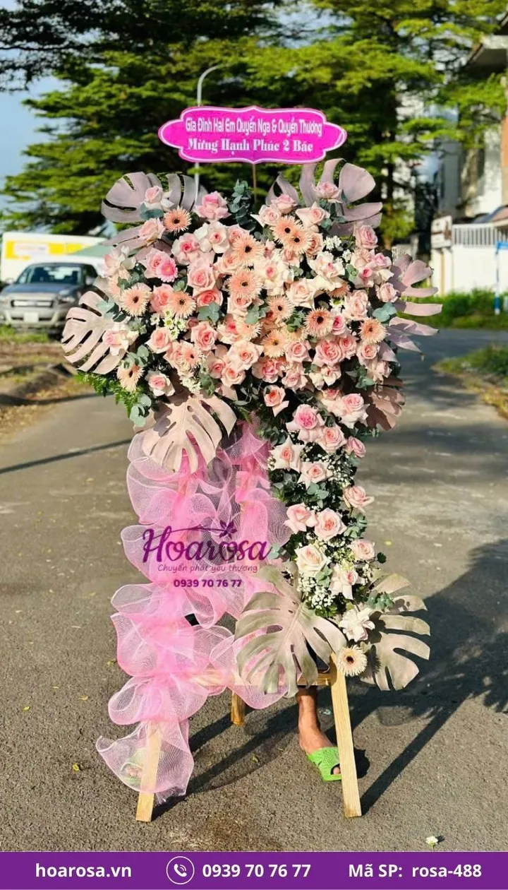 Kệ hoa khai trương 2 tầng chân gỗ tông hồng rosa-488