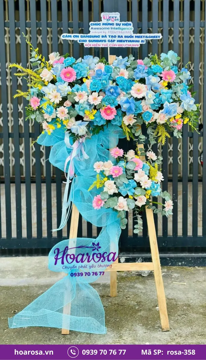 Kệ hoa chúc mừng 2 tầng chân gỗ tông xanh dương hồng rosa-358