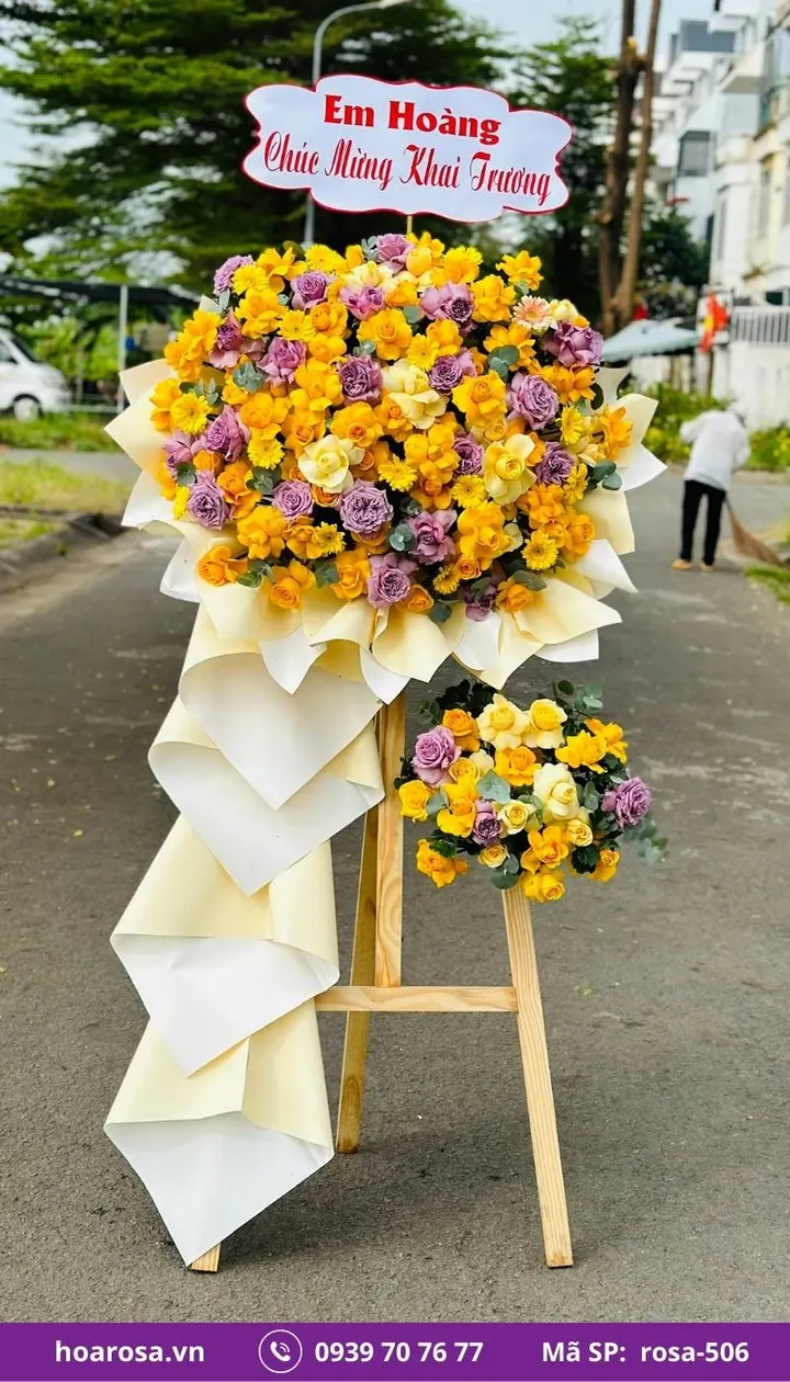 Kệ hoa khai trương 2 tầng chân gỗ tông tím vàng rosa-506