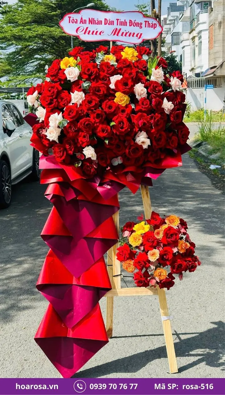 Kệ hoa khai trương 2 tầng chân gỗ tông đỏ rosa-516