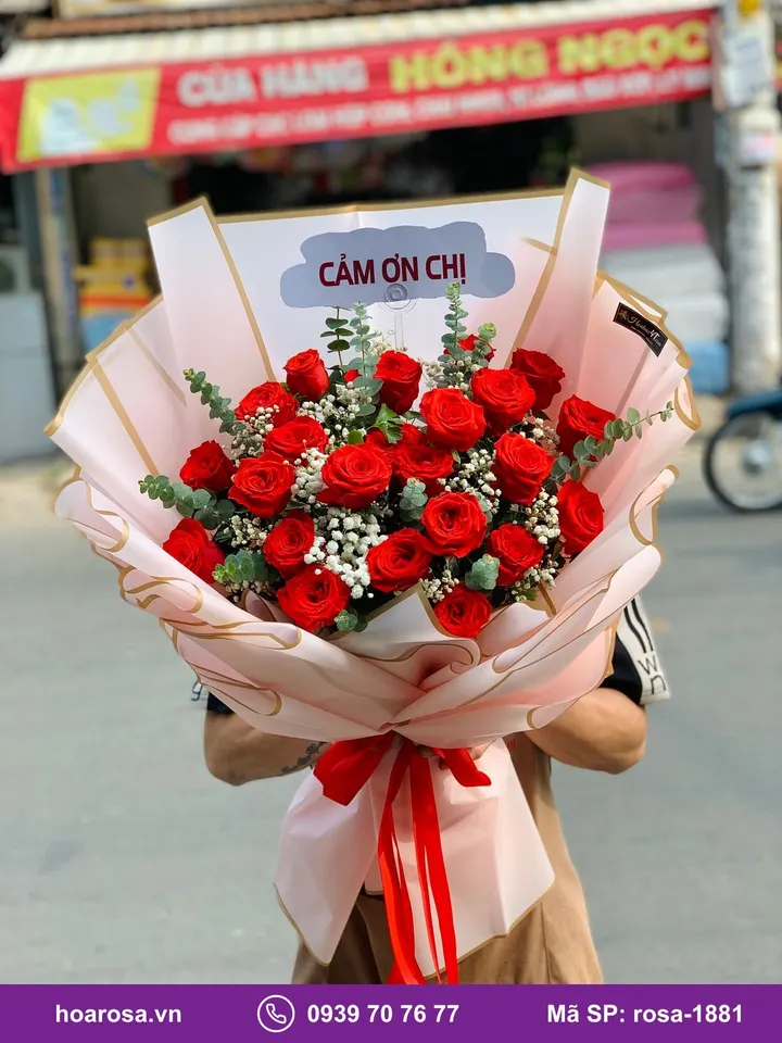 Bó hoa hồng đỏ giấy trắng rosa-1881