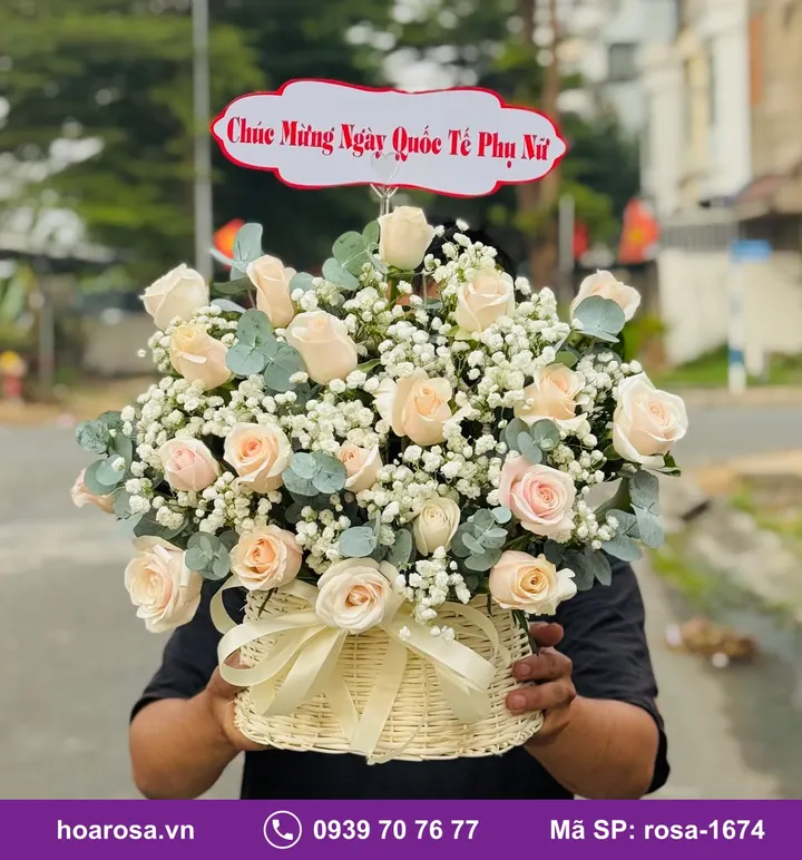 Giỏ Hoa Tươi Tông Trắng rosa-1674