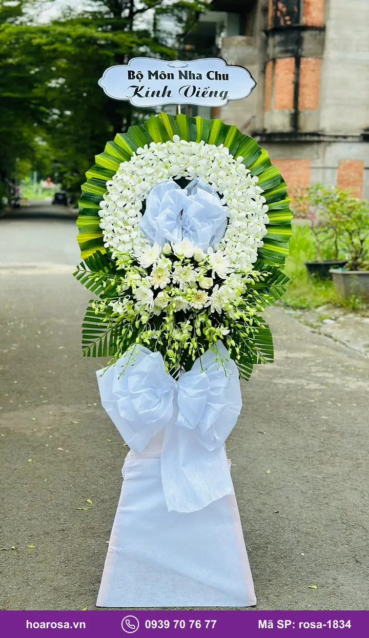 Kệ hoa viếng 2 tầng cúc trắng rosa-1834