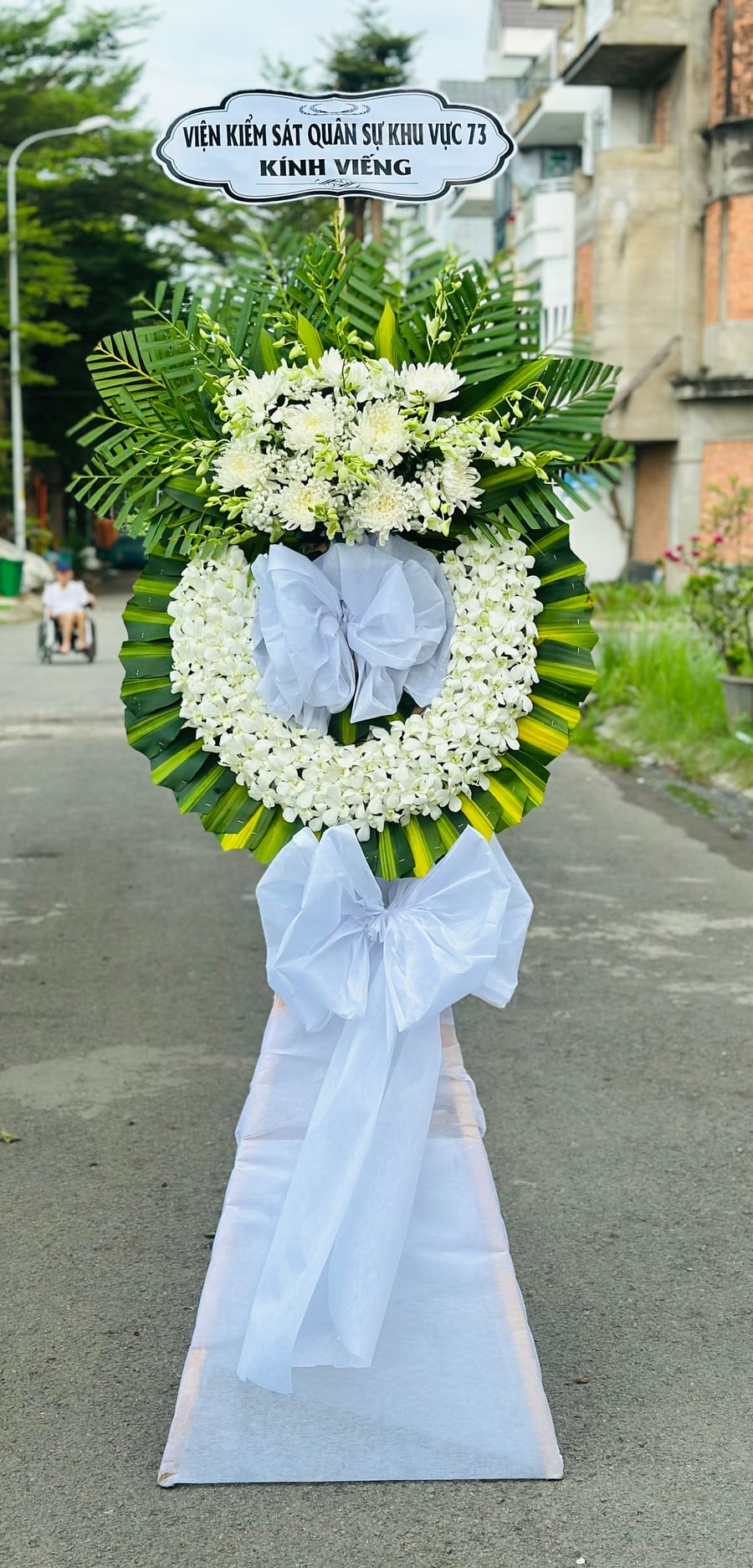 Kệ hoa viếng của Viện Kiểm sát Quân sự Khu vực 73